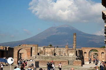 Pompeii marketplace