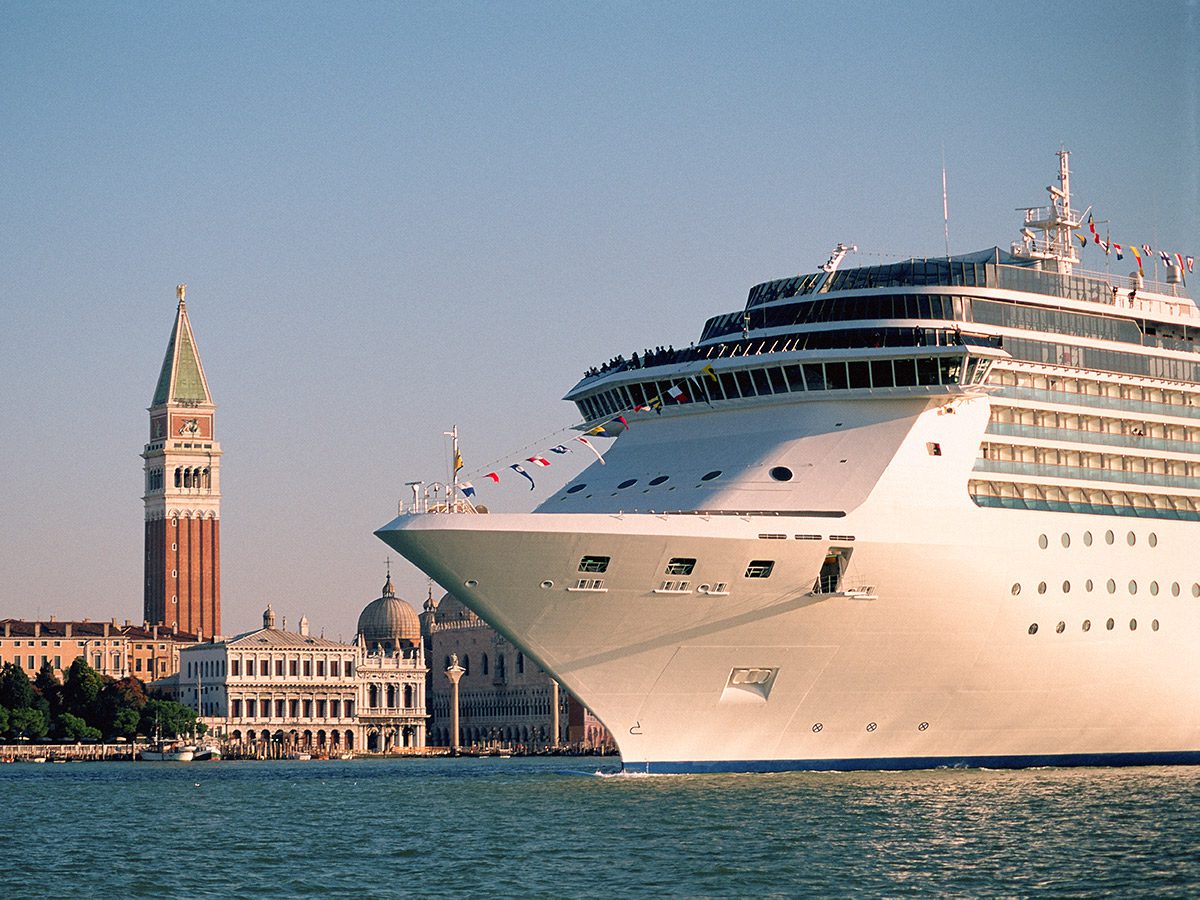 large cruise ships in venice