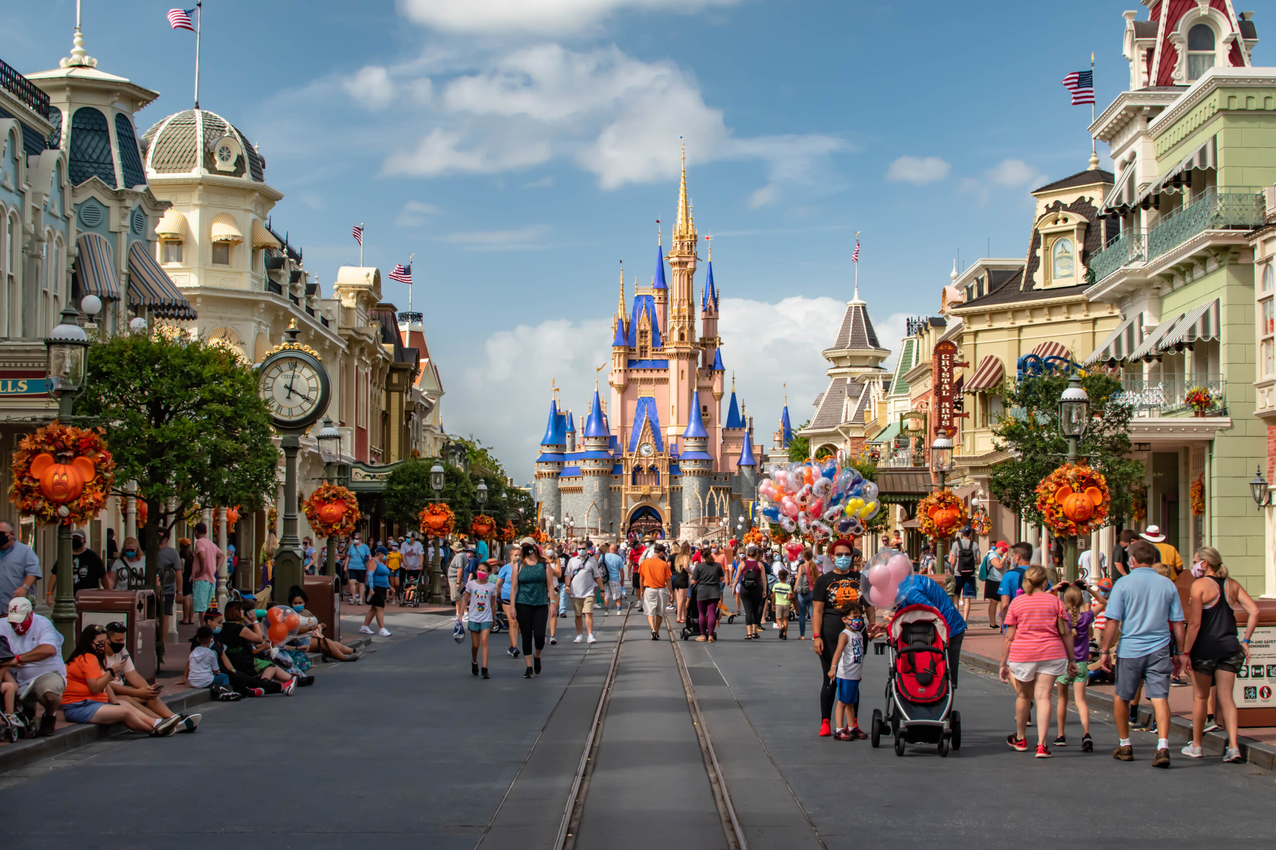 Disney_EDITORIAL_465446614_XL Disney World is becoming too expensive and tired.
